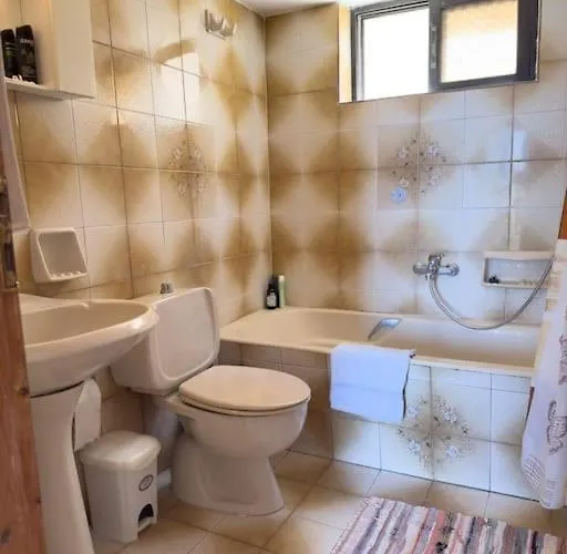 Maison Authentique Avec Grande Terrasse Case de vacanță *