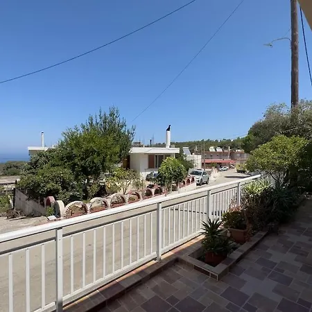 Maison Authentique Avec Grande Terrasse Nyaraló Kritinía