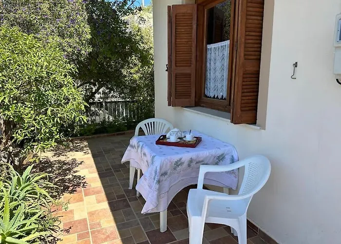 Maison Authentique Avec Grande Terrasse