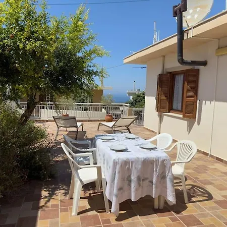 Maison Authentique Avec Grande Terrasse Kritinía