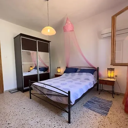 Maison Authentique Avec Grande Terrasse * Kritinia