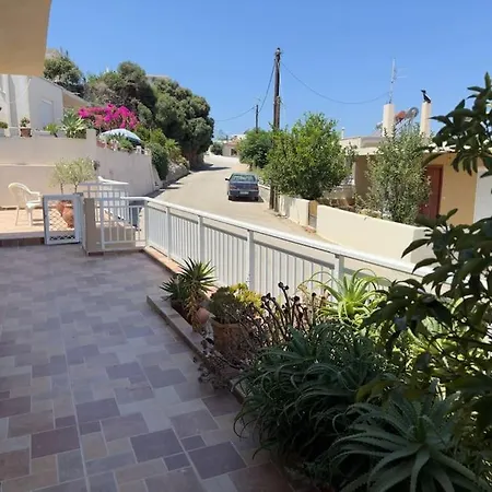 Maison Authentique Avec Grande Terrasse Holiday home