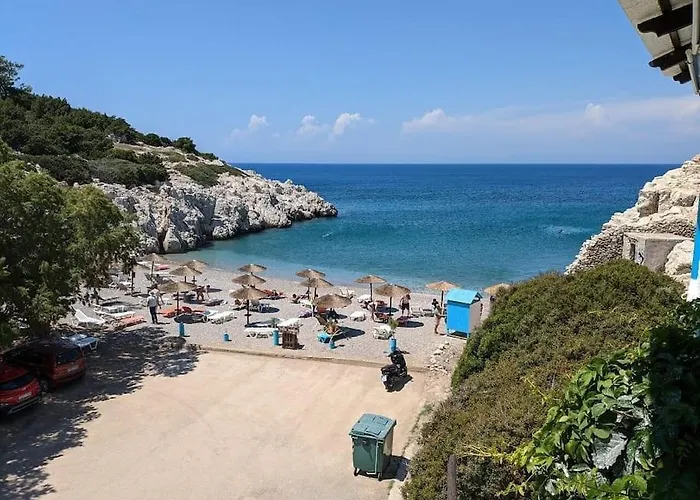 Holiday home Maison Authentique Avec Grande Terrasse