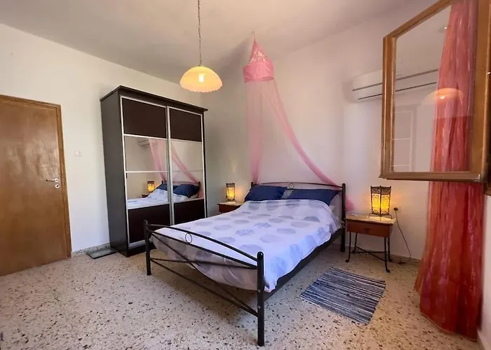 Maison Authentique Avec Grande Terrasse * Kritinía