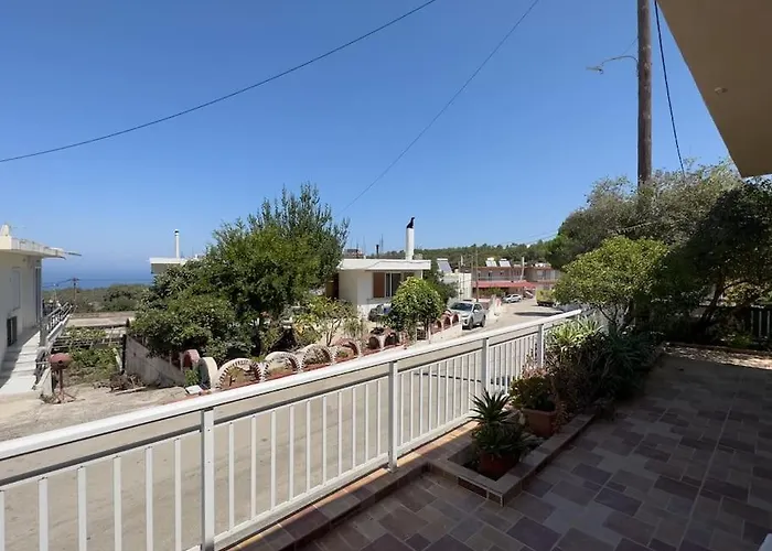 Maison Authentique Avec Grande Terrasse Nyaraló Kritinía