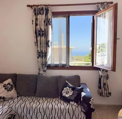 Maison Authentique Avec Grande Terrasse * Kritinía